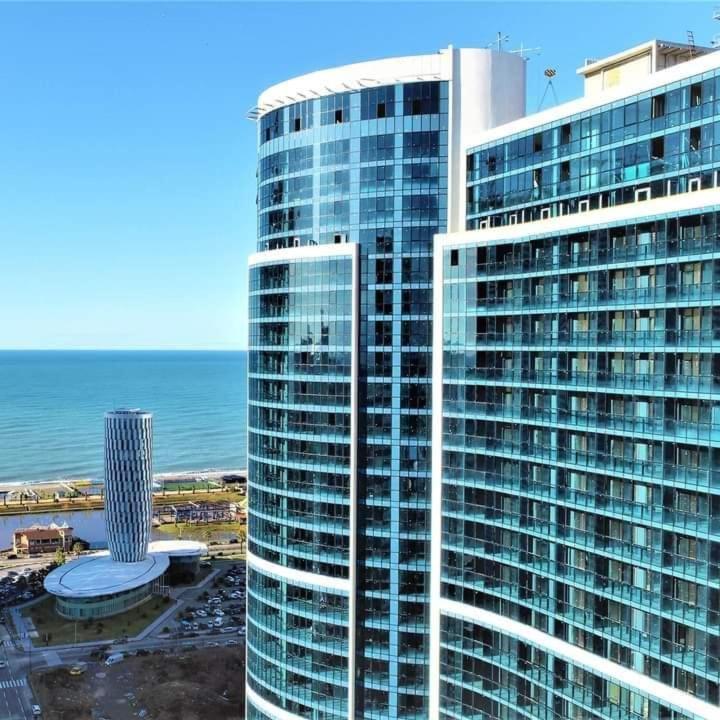Dar Tower Apartment Batumi Luaran gambar